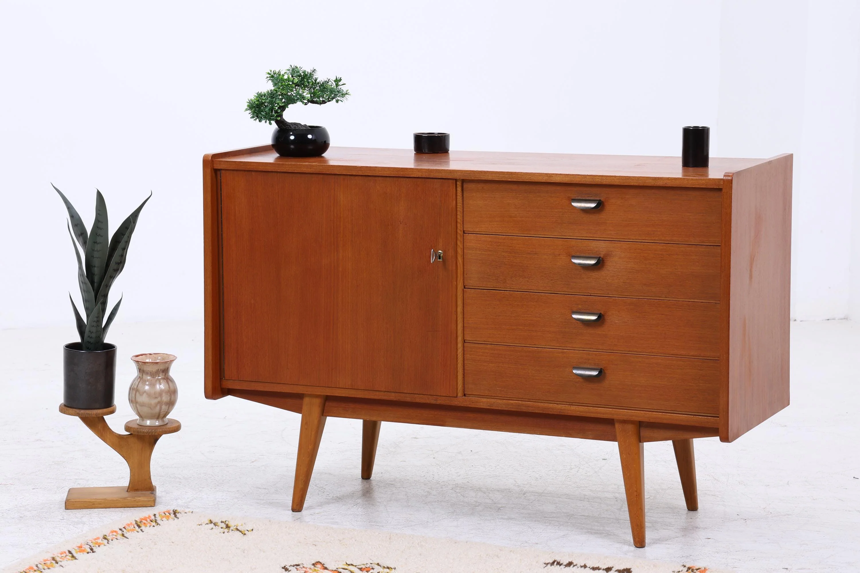 Sideboards & Lowboards